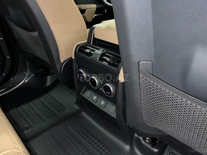 Land Rover Defender-16