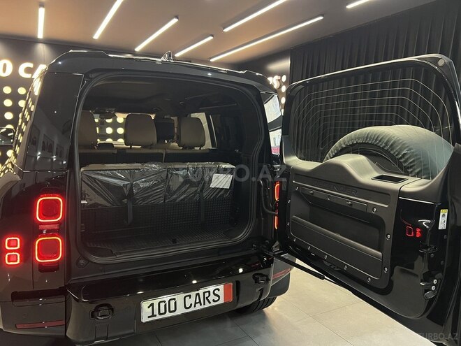 Land Rover Defender-8