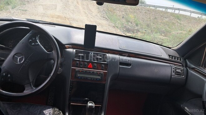 Mercedes E 270 2001, 535,200 km - 2.7 l - Bakı