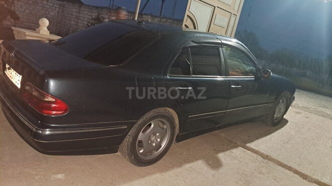 Mercedes E 270 2001, 535,200 km - 2.7 l - Bakı