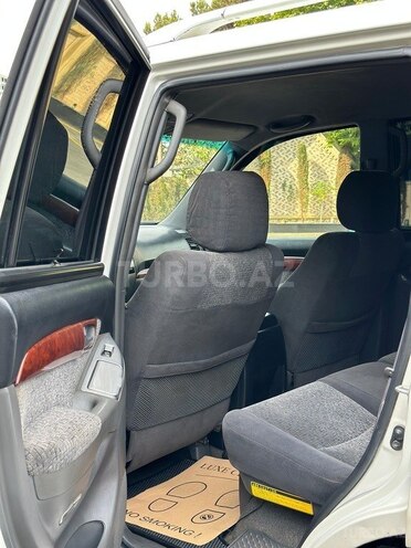 Toyota Land Cruiser Prado-11