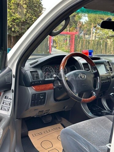 Toyota Land Cruiser Prado-9