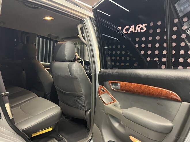 Toyota Land Cruiser Prado-8