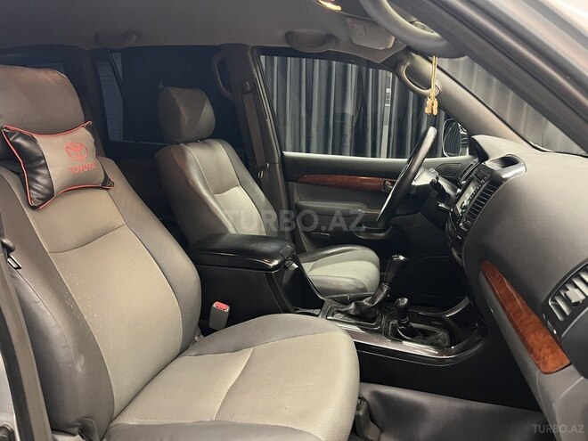 Toyota Land Cruiser Prado-13