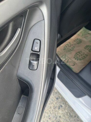 Hyundai Elantra-20