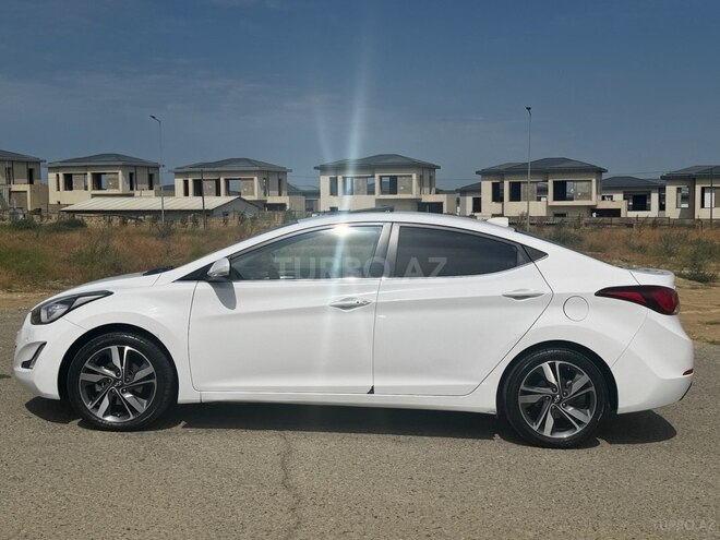 Hyundai Elantra-7