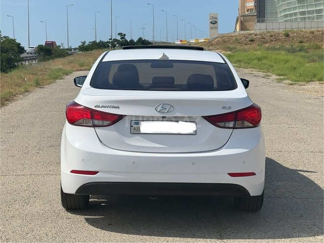 Hyundai Elantra-9