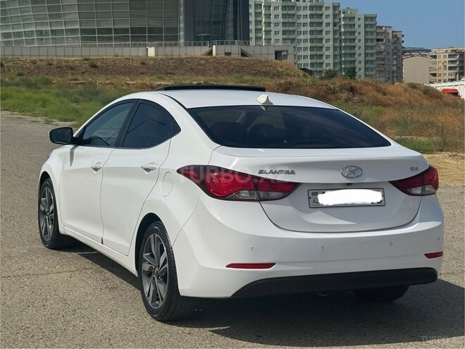 Hyundai Elantra-8