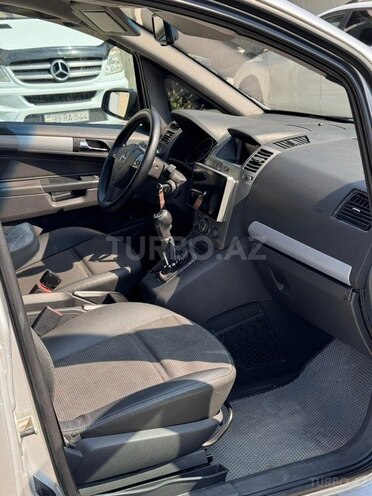Opel Zafira 2006, 358,000 km - 2.2 л - Qusar