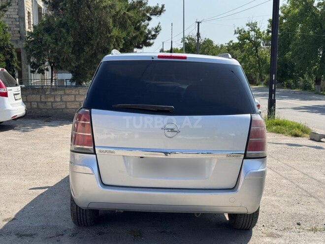 Opel Zafira 2006, 358,000 km - 2.2 л - Qusar