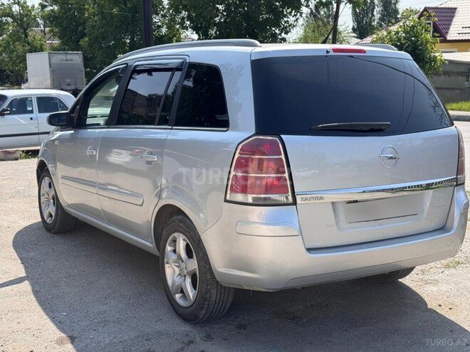 Opel Zafira 2006, 358,000 km - 2.2 л - Qusar