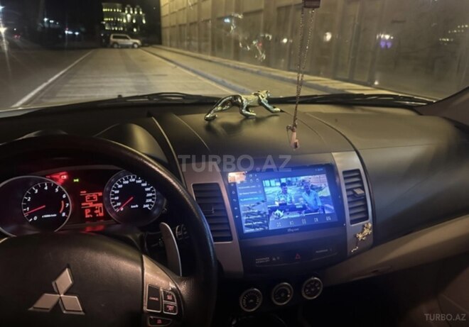 Mitsubishi Outlander 2011, 193,000 km - 3.0 l - Bakı