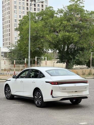 Changan Qiyuan A05 2024, 0 km - 1.5 л - Bakı