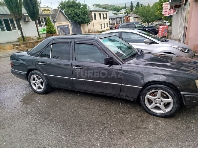 Mercedes E 220 1994, 400,000 km - 2.2 l - Şamaxı
