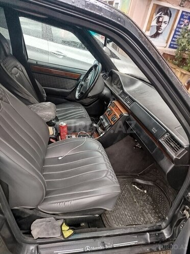 Mercedes E 220 1994, 400,000 km - 2.2 l - Şamaxı