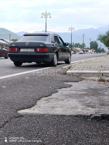 Mercedes 190 1990, 350,000 km - 2.0 l - Şəki