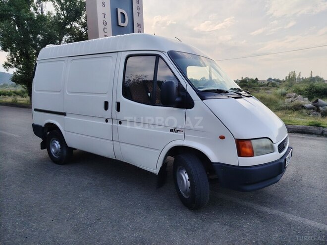 Ford Transit 2000, 386,000 km - 2.5 л - Quba