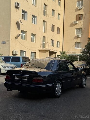 Mercedes E 220 1994, 350,000 km - 2.2 л - Bakı