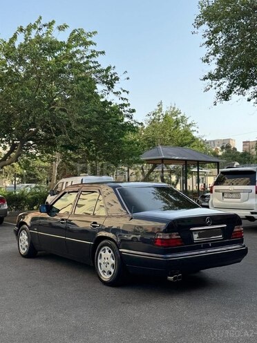 Mercedes E 220 1994, 350,000 km - 2.2 л - Bakı
