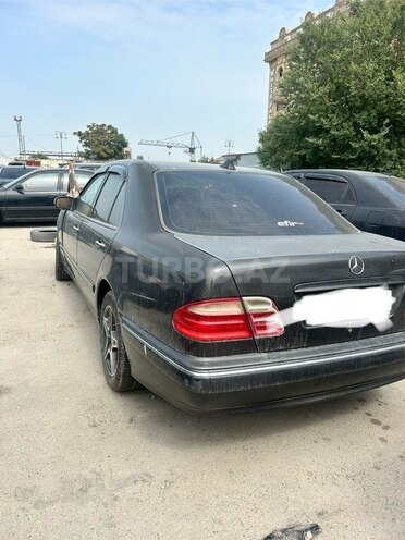 Mercedes E 240 2000, 450,000 km - 2.6 l - Bakı