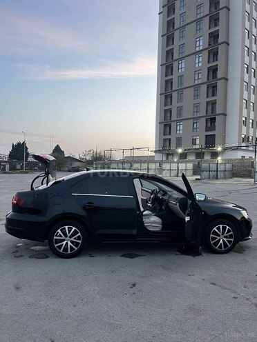 Volkswagen Jetta-10