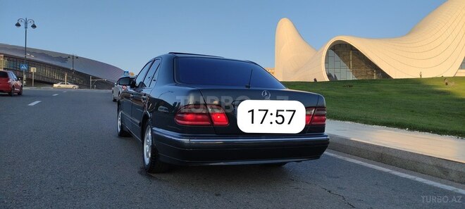 Mercedes E 220 d 2000, 436,569 km - 2.2 l - Saatlı