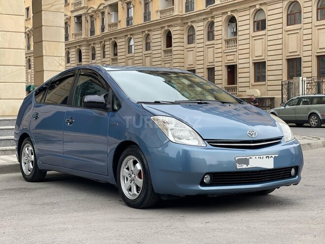 Toyota Prius-5
