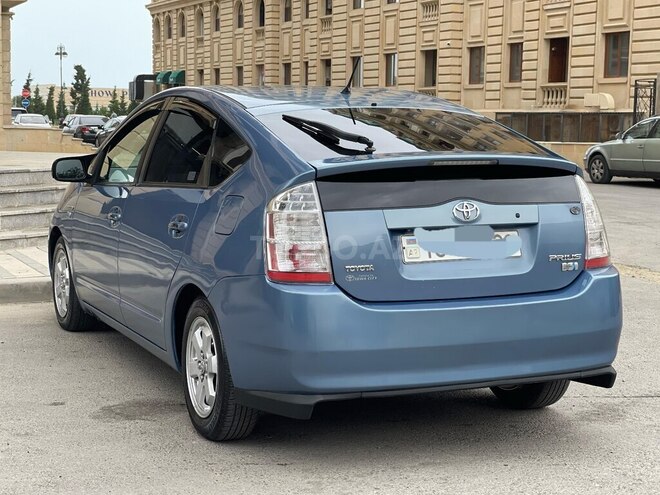 Toyota Prius-8