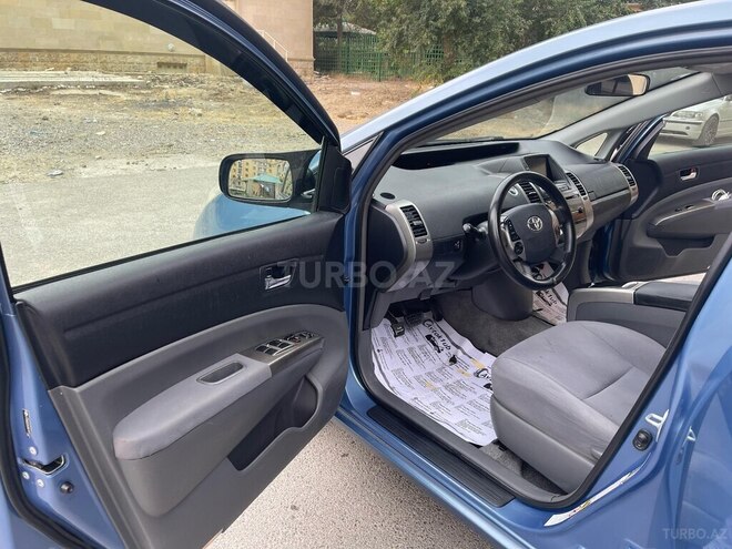 Toyota Prius-11