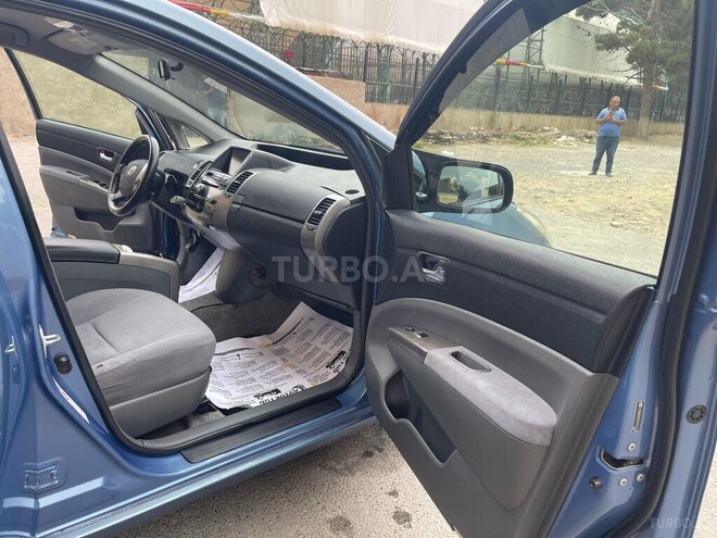 Toyota Prius-17