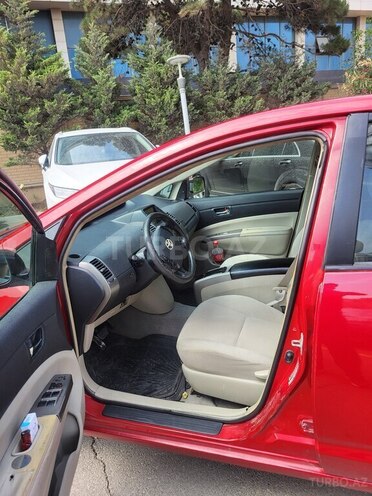 Toyota Prius-5