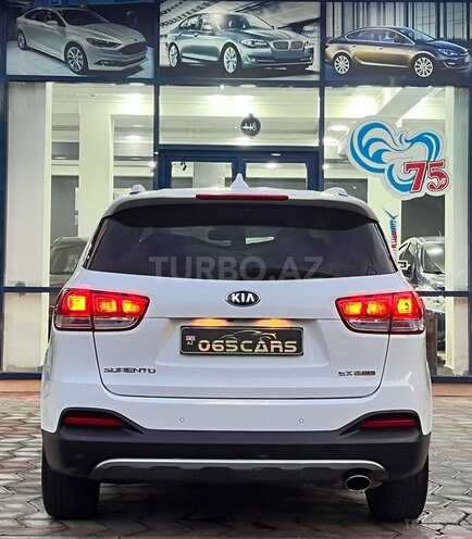 Kia Sorento-13