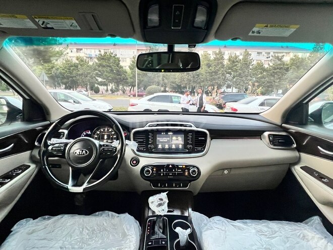 Kia Sorento-8