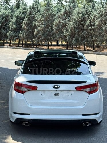 Kia Optima-4