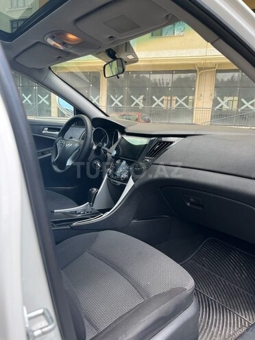 Hyundai Sonata-5