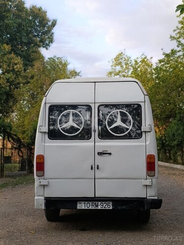 Mercedes 208 D 1993, 220,500 km - 2.3 л - Biləsuvar
