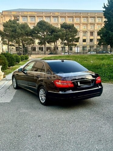 Mercedes E 220 d 2011, 221,547 km - 2.1 l - Bakı
