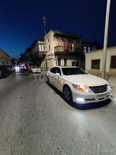 Lexus LS 460L-5