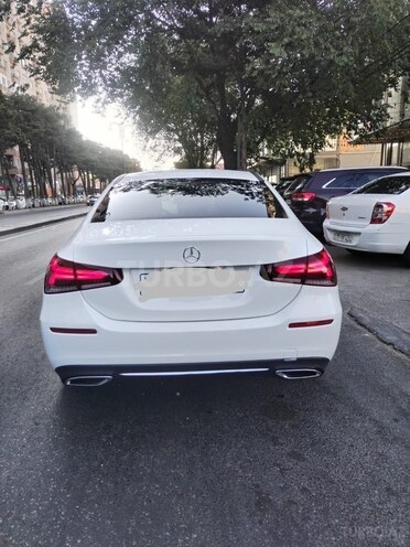 Mercedes  2019, 82,881 km - 2.0 l - Bakı