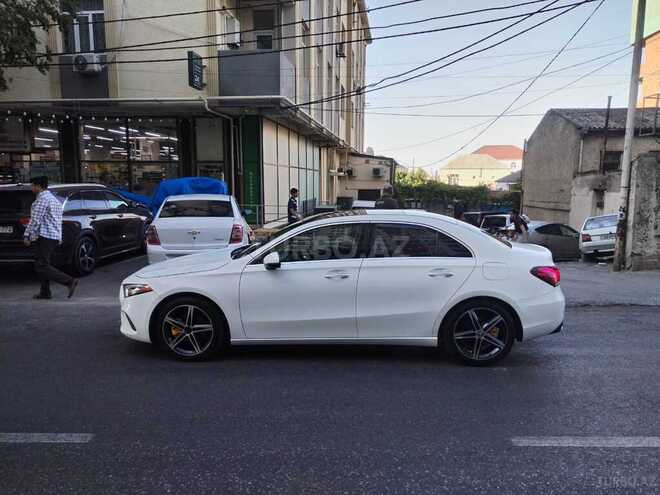 Mercedes  2019, 82,881 km - 2.0 l - Bakı
