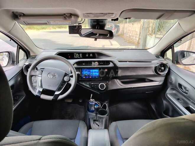 Toyota Aqua-3