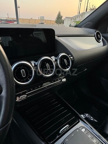 Mercedes GLA 250 4MATIC 2020, 40,217 km - 1.4 l - Bakı