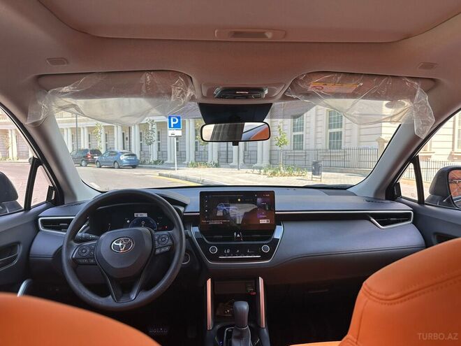 Toyota Corolla Cross 2024, 11,000 km - 2.0 l - Bakı