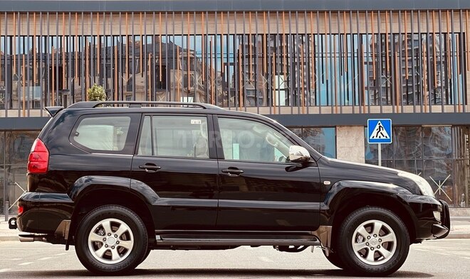 Toyota Land Cruiser Prado-4