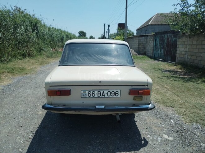 LADA (VAZ) 21011-2