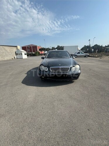 Mercedes C 220 d 2001, 325,063 km - 2.2 l - Bakı