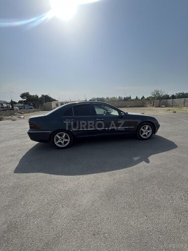 Mercedes C 220 d 2001, 325,063 km - 2.2 l - Bakı