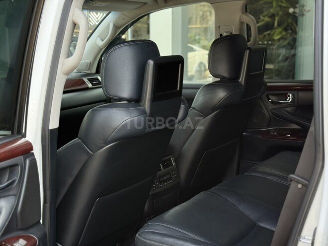 Lexus LX 570-12