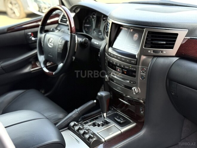 Lexus LX 570-10