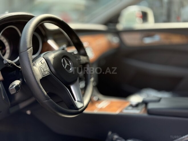 Mercedes CLS 350-14